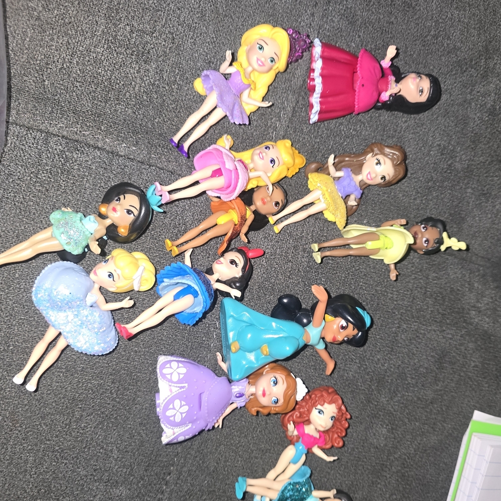 Assorted Princess Dolls Set - Multicolor - Picture 3 of 4